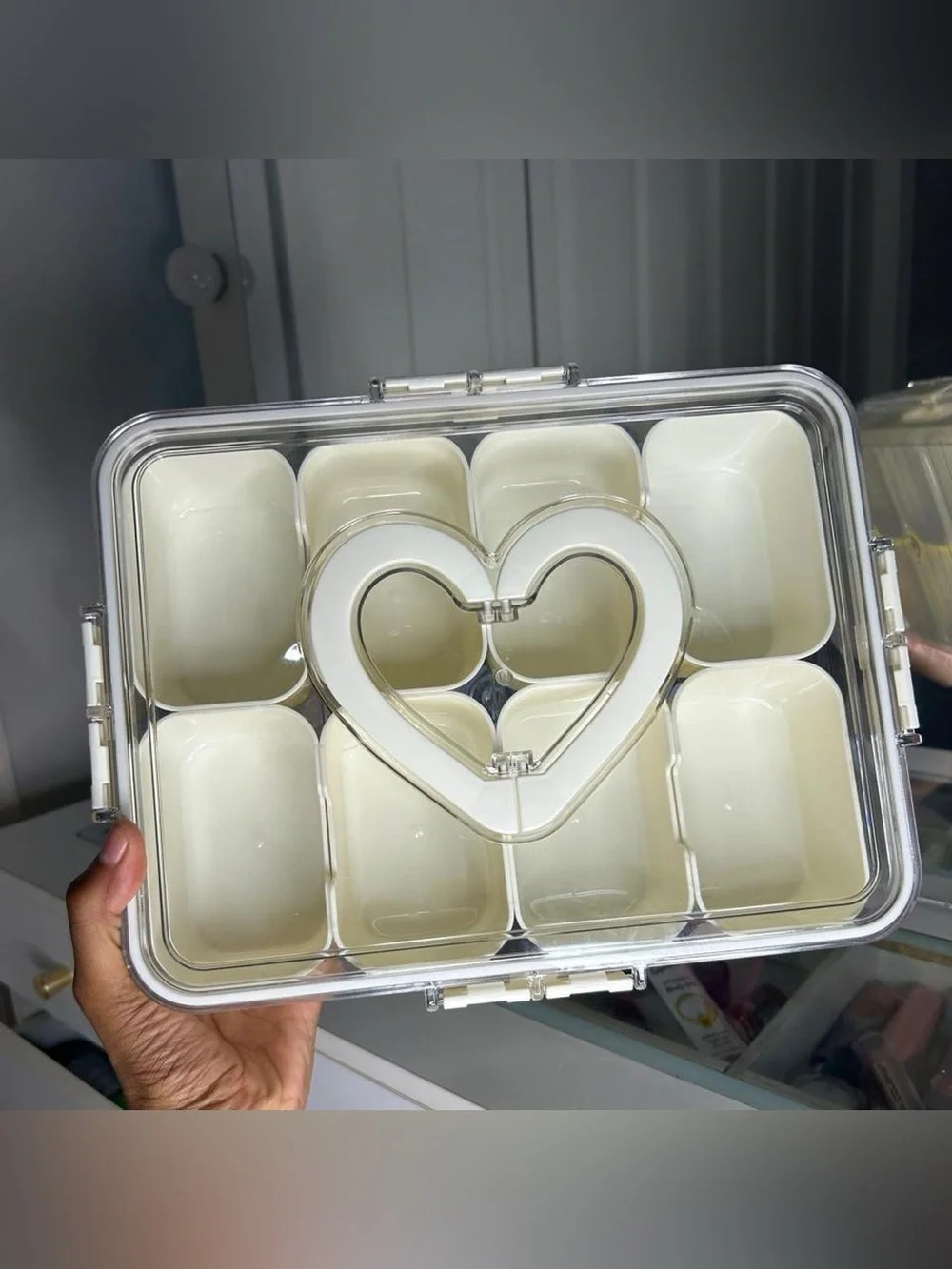 Cream Heart Snack box